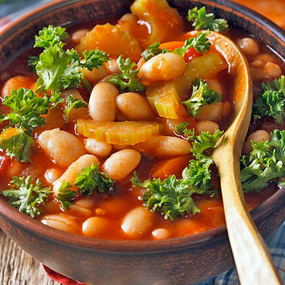 Alubias en su caldo con verduras